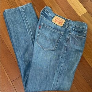 Levi's 514 Jeans
Size 32